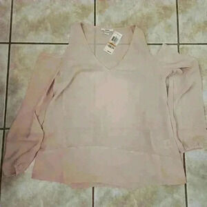 NWT BAR III OPEN SHOULDER TOP